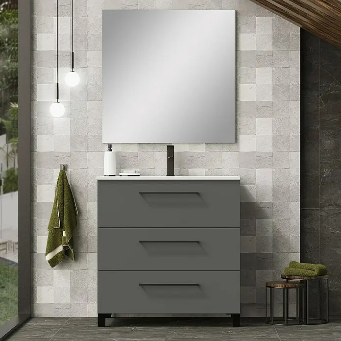 Artysan Conjunto de mueble de baño Arosa 3C - Ancho: 80 cm, 3 pzs., Antracita, Mate - Mueble de baño gris con tres cajones, encimera blanca y espejo rectangular sobre una pared gris.