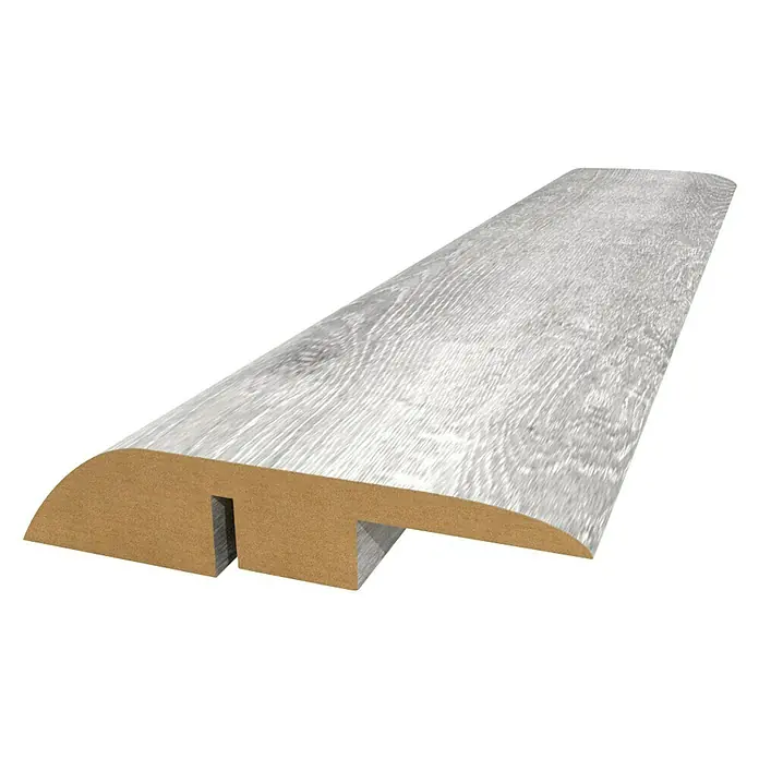 Junta de transición Roble Jarama - 2,44 m x 48 mm x 10 mm, Pegado - Listón de transición claro y moderno para pisos. El perfil es redondeado y tiene una ranura para una fácil instalación y un acabado limpio.
