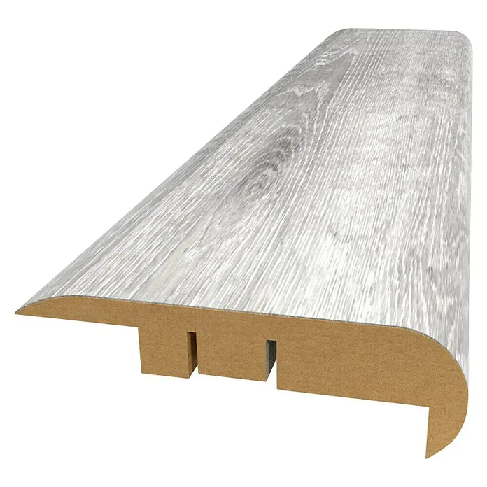 Perfil de escalera Roble Jarama - 2.440 x 68 x 22 mm - Perfil de remate con decoración de grano de madera blanca. La moldura está hecha de material resistente, ideal para la transición entre suelos.