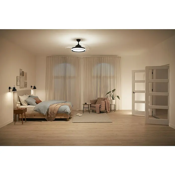 Philips Ventilador de techo Bliss Negro - Transparente, 51 cm, 28 W - 35 W, Blanco cálido - Dormitorio con un moderno ventilador de techo con luz, creando un ambiente confortable.
