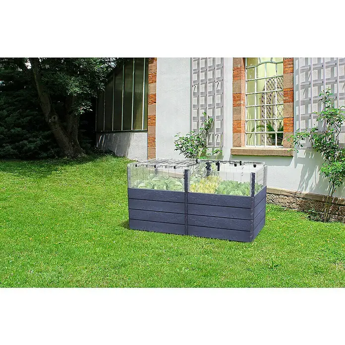Garantia Hochbeet Ergo Quadro Turbo Plus 2 L - 80 x 80 x 80 cm, Kunststoff, Steinoptik - Dieser Artikel zeigt einen hochbeetartigen Anbaukasten aus Holz mit transparentem Gewächshausaufsatz im Garten.