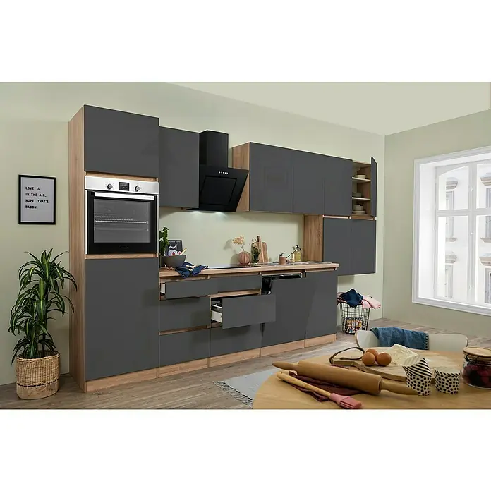 Respekta Premium Küchenleerblock LorenaBreite: 380 cm, Grau, Dekor Arbeitsplatte: Holzoptik, Hochglänzend, Ohne Elektrogeräte - Moderne Küche in Grau und Holzoptik mit Elektroherd, Dunstabzugshaube und Küchenutensilien auf dem Tisch. Stilvolles Küchendesign.