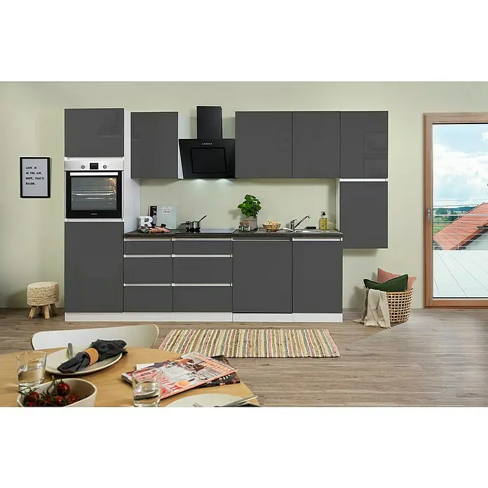 Respekta Premium Küchenleerblock LorenaBreite: 330 cm, Grau, Hochglänzend, Dekor Arbeitsplatte: Steinoptik, Ohne Elektrogeräte - Modernes Küchendesign mit grauen Schränken, schwarzer Dunstabzugshaube und hellem Holzboden für einen stilvollen und funktionalen Raum.