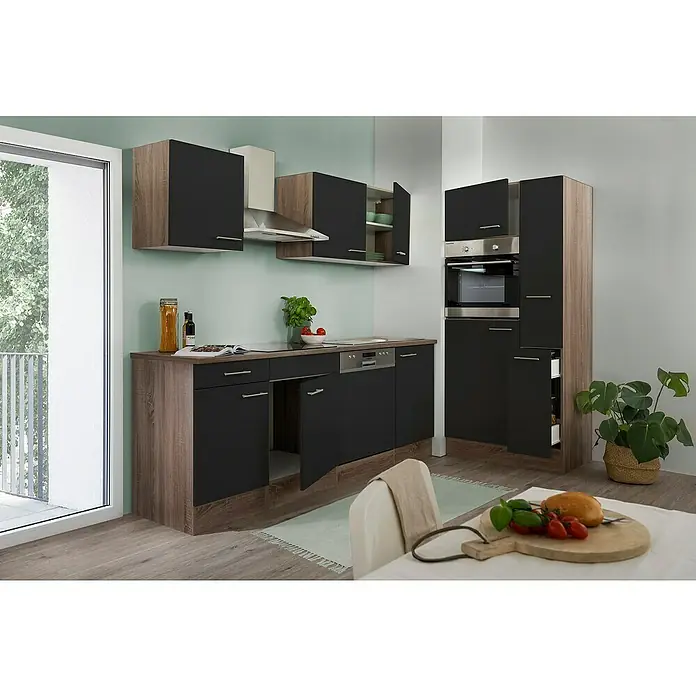 Respekta Küchenleerblock Oliver - Breite: 310 cm, Schwarz, Ohne Elektrogeräte - Ein modernes Küchenset in Schwarz und Holzoptik, bestehend aus Schränken, Spüle und integrierten Geräten, präsentiert in einem hellen Raum.
