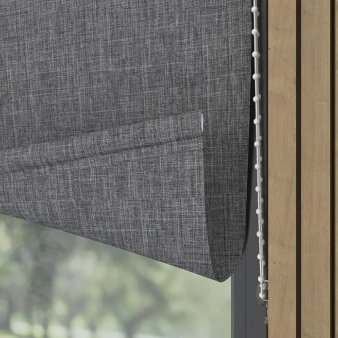 Verdunkelungsrollo Structure - B x H: 140 x 190 cm, Asche - Nahaufnahme einer stilvollen, grau-melierten Raffrollos, das Eleganz und Funktionalität vereint. Perfekt für moderne Wohnräume mit optimalem Lichtschutz.