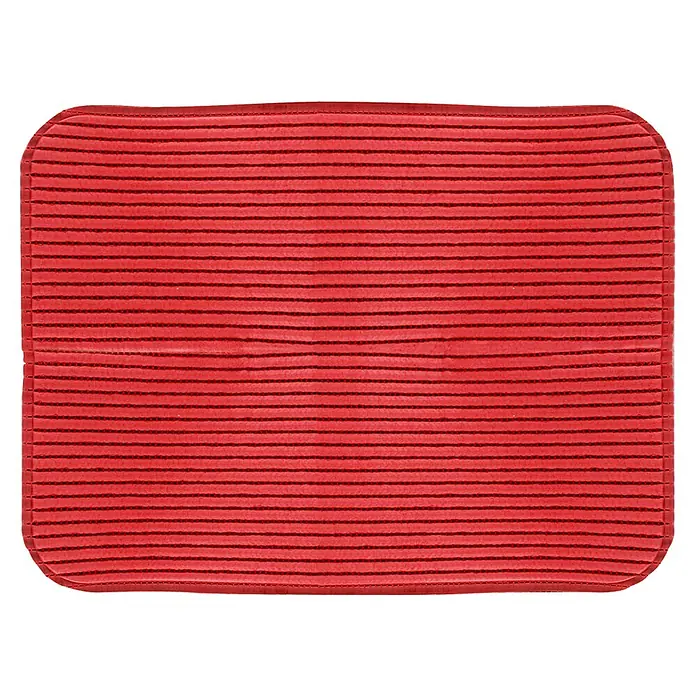 Escurreplatos acolchado - 1 ud., 45,5 x 35,5 cm - Una alfombrilla de cocina rectangular roja con líneas horizontales, ideal para secar platos y superficies. Destaca por su diseño sencillo.