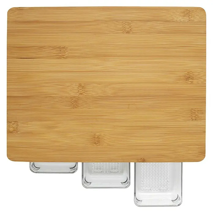 Tabla de cortar con cajones - 25 x 32 x 7 cm, Bambú - Vista superior de una tabla de cortar de bambú con tres bandejas de recogida transparentes debajo, ideal para la cocina.