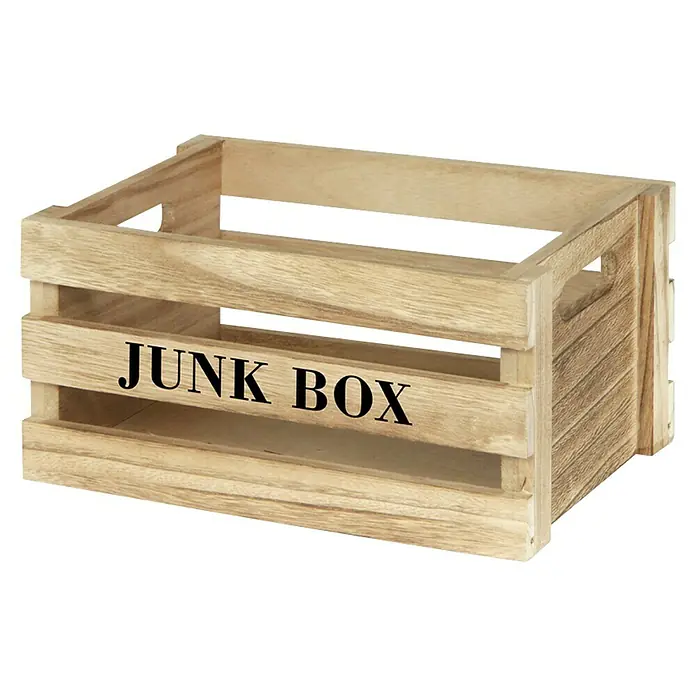 Set cajas de madera - 3 ud., Color: Natural - Una caja de madera rústica con la inscripción "Junk Box", ideal para almacenar diversos objetos y perfecta para decoración.