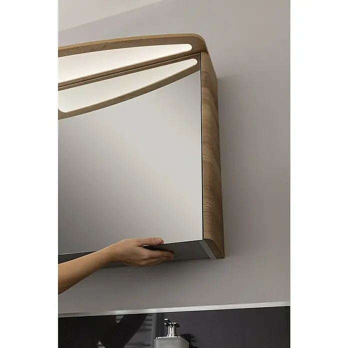 Lanzet Classico LED-Spiegelschrank - B x H: 142 x 70,2 cm, Mit Beleuchtung, Berg Eiche - Ein moderner Spiegelschrank mit Holzrahmen und integrierter Beleuchtung sorgt für stilvolle Eleganz im Badezimmer.