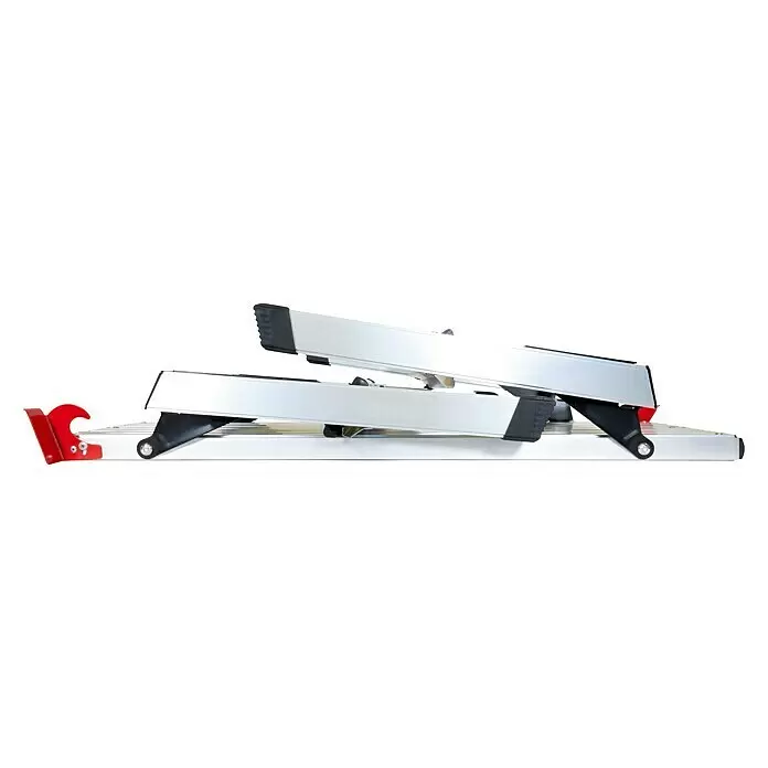 Güde Arbeitsplattform GAAP 960 - L x B x H: 127,1 x 44,6 x 49,5 cm - Zusammengeklappte silberne Aluminiumrampe mit schwarzen Antirutsch-Akzenten und rotem Haken, bereit für kompakte Lagerung oder Transport.