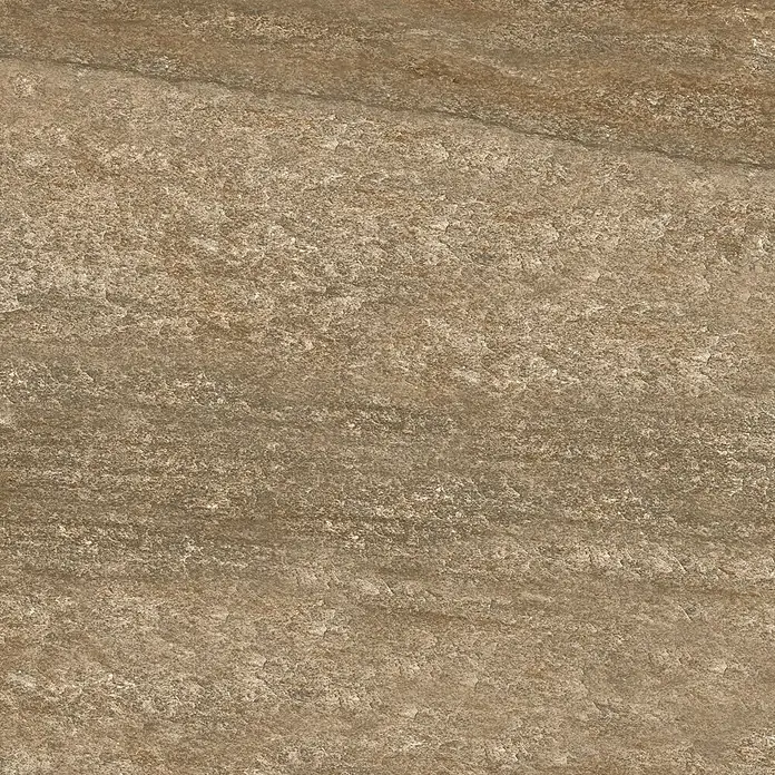 Terrassenfliese Lava Copper 2.0 - 60 x 60 x 2 cm, Braun, Matt - Strukturierte Oberfläche einer Steinzeugfliese in warmen Erdtönen mit subtilen horizontalen Linien für ein natürliches Aussehen.