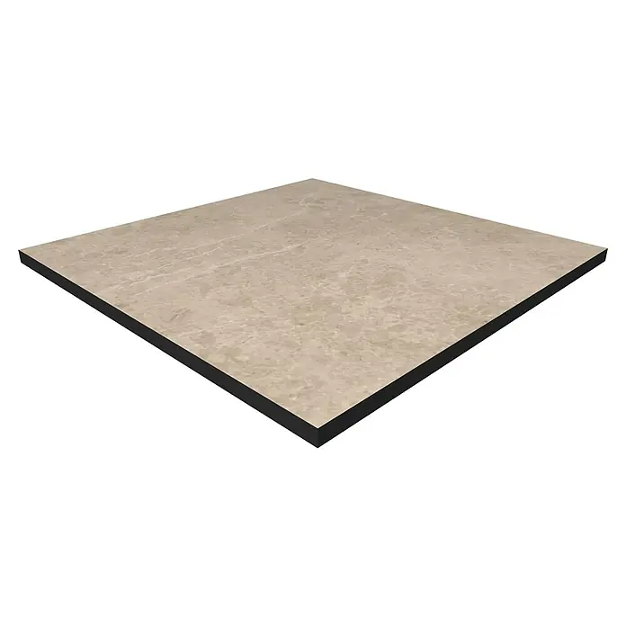 Terrassenfliese Botticino 2.0 - 60 x 60 x 2 cm, Beige, Matt - Nahaufnahme einer quadratischen Bodenfliese in Beige mit dezenten Marmorierungen und einer dunklen Umrandung, ideal für Innenräume.