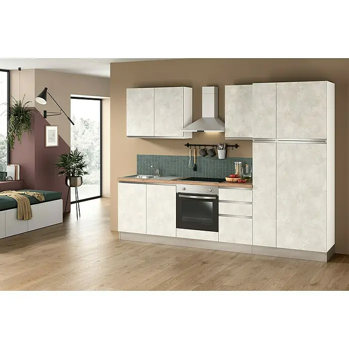 Marinelli Cucine Vormontierte Küchenzeile Marina - Breite: 285 cm, Weiß, Mit Elektrogeräten, Spüle links - Moderne Küche mit weißen Schränken, Arbeitsplatte in Holzoptik und blauen Fliesen. Das Design ist stilvoll und funktional, perfekt für kleine Räume.