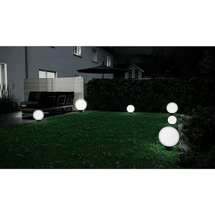 Starlux Kugel-Außenleuchte Kira - 30 cm, Weiß - Nachts leuchten runde Gartenleuchten im Gras und erhellen den Garten. Sie schaffen eine gemütliche Atmosphäre im Außenbereich.
