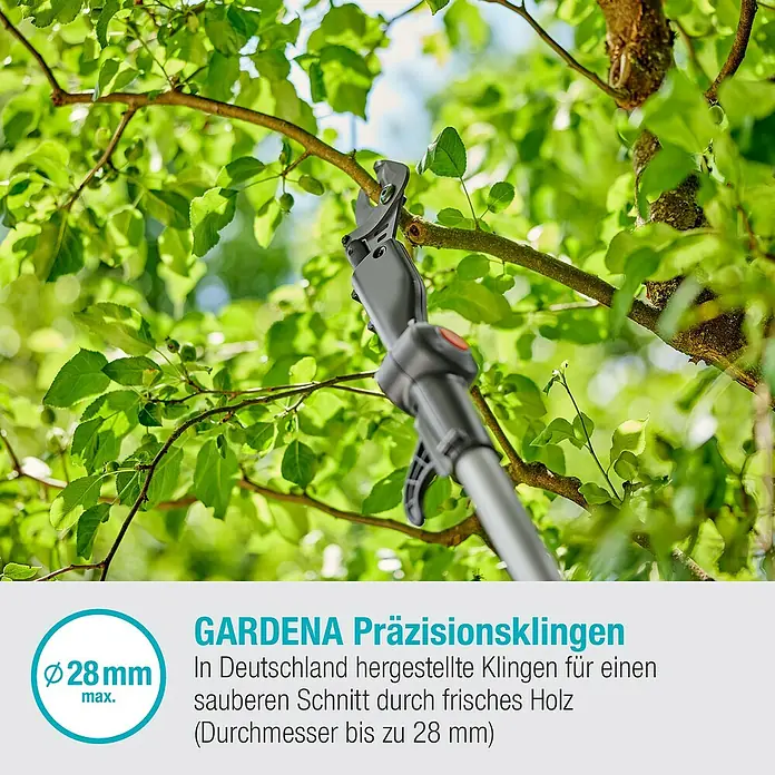 Gardena Power for All 18V Baumschere HighCut - 18 V, 1 Akku, Max. Aststärke: 28 mm, Länge: 360 cm - Astschneider im Einsatz, GARDENA Präzisionsklingen für saubere Schnitte bis 28 mm Durchmesser.