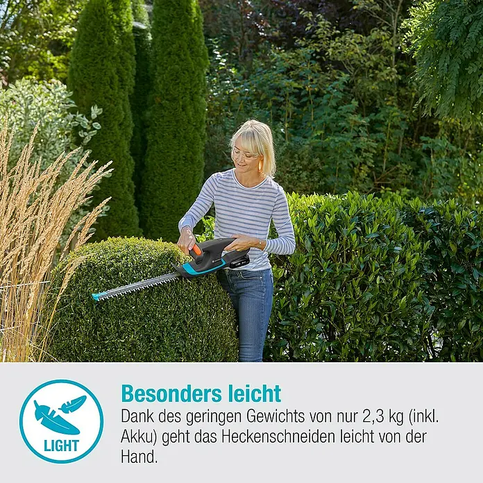 Gardena Power for All 18V Akku-Heckenschere EasyCut - 18 V, Li-Ionen, 1 Akku - Frau schneidet Hecke mit Gardena Akku-Heckenschere.