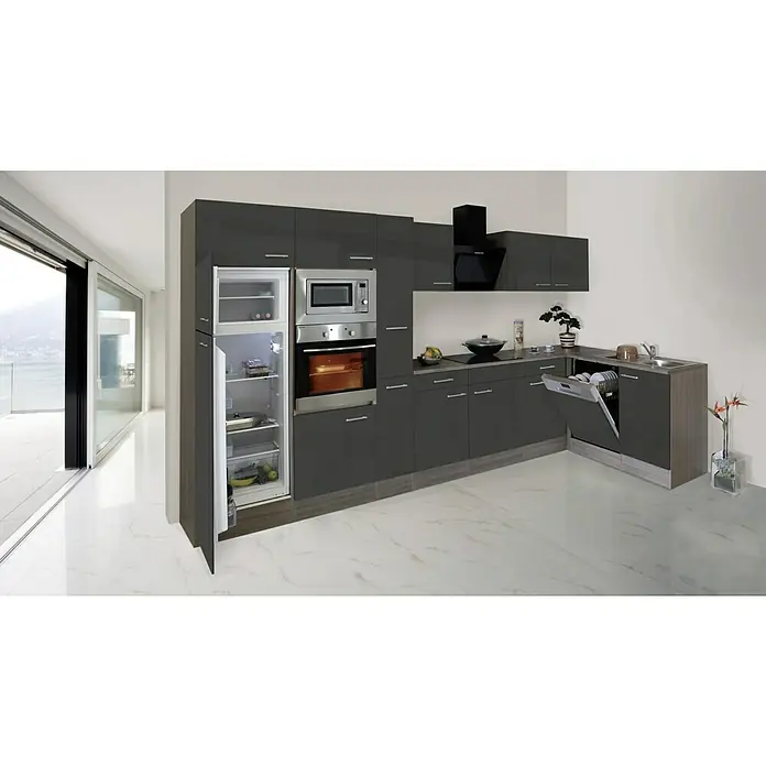 Respekta Winkelküche Oliver - B x T: 370 x 172 cm, Grau, Mit Elektrogeräten - Moderne Küche mit hochglänzenden, grauen Schränken, eingebauten Geräten und offenem Kühlschrank, ideal für zeitgemäßes Wohnen.