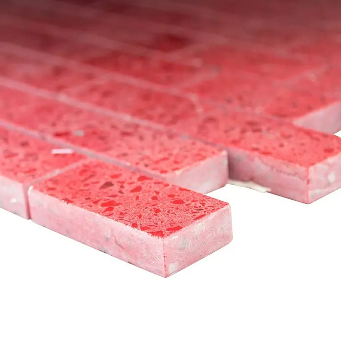 Mosaikfliese Brick Artifical XCM ASMB4 - 30 x 30 cm, Rot, Glänzend - Nahaufnahme von roten Mosaikfliesen, ideal für ein stilvolles Küchendesign oder zur Verschönerung Ihres Badezimmers.