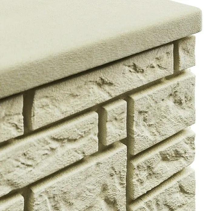 Arves Regenspeicher Maurano - 300 l, Sandsteinfarben, 1 Stk. - Nahaufnahme einer Steinverkleidung mit natürlicher Textur, ideal für Wandgestaltung und Fassaden.