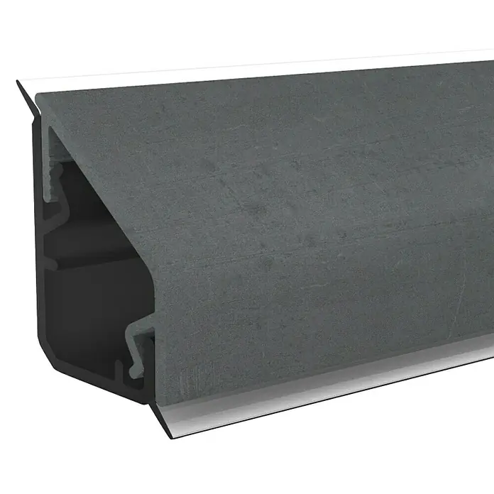 Kantoflex Wandabschlussprofil 44400 Oxid Graphit - 300 x 1,6 x 2,4 cm - Nahaufnahme eines grauen Profils mit weißem Akzent. Das Profil ist komplex geformt und wird für Bau- oder Designanwendungen verwendet.