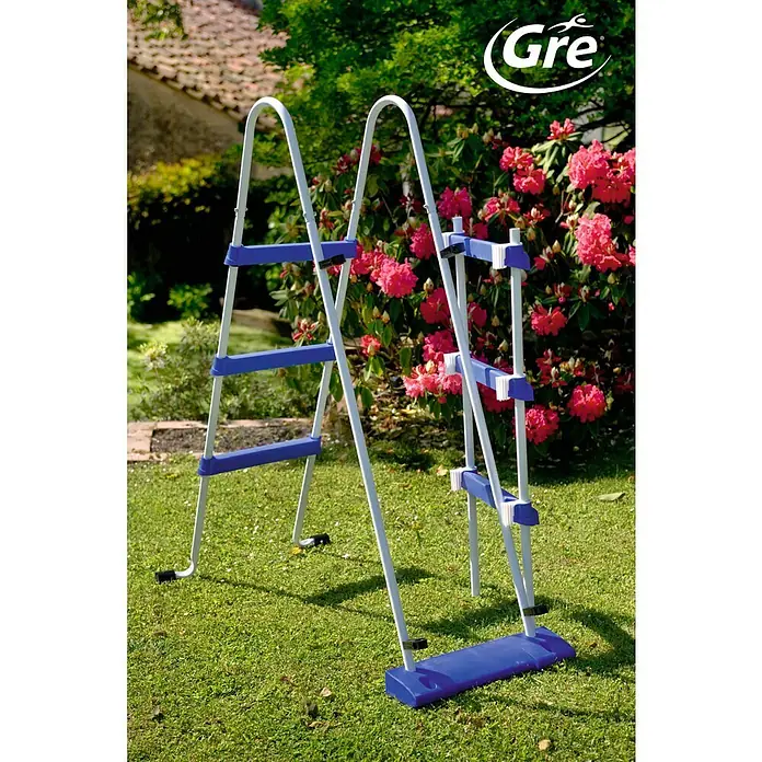 Gre Piscina de acero Bora Bora - Ø x Al: 460 x 120 cm, Blanco, 17.450 l - Escalera para piscina Gre con peldaños azules y estructura blanca, diseñada para una entrada a la piscina cómoda y segura.