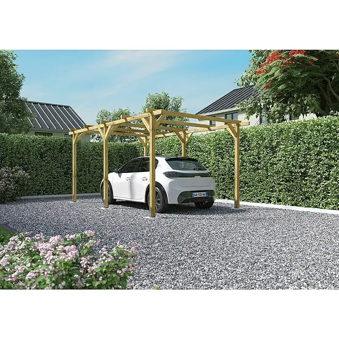 Cerland Carport Henri - 512 x 300 cm, Altura de cumbrera: 226 m, Carport adecuado para: Automóviles - Un garaje de madera protege un coche blanco, proporcionando un refugio exterior elegante contra los elementos.