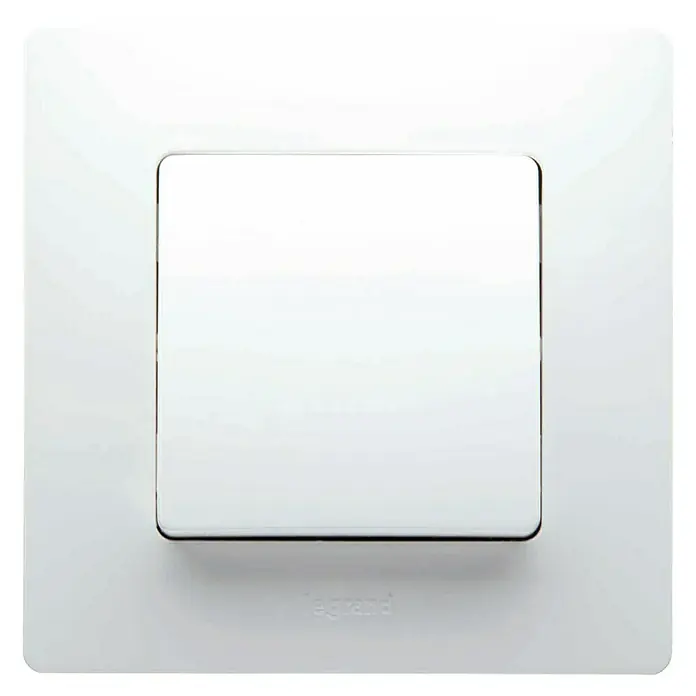 Legrand Niloé Monoblock Conmutador - Blanco, Montaje en la pared, 10 A - Primer plano de un interruptor de luz Legrand blanco, con un botón cuadrado y diseño minimalista.