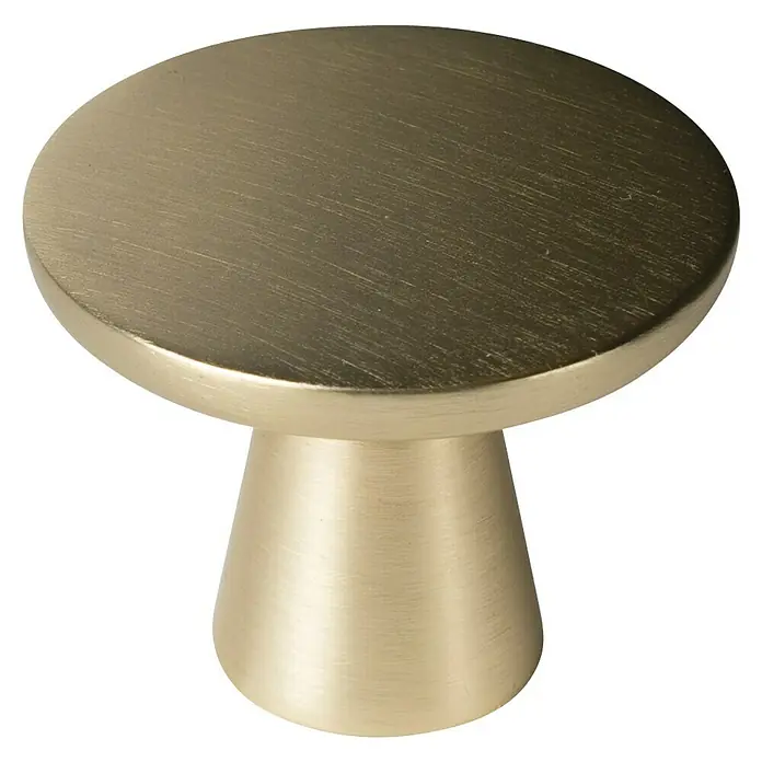 Nesu Pomo para muebles - Ø x Al: 33 x 25 mm, Latón, 1 ud. - Primer plano de un tirador de mueble redondo y dorado con un acabado cepillado, ideal para armarios y cajones.