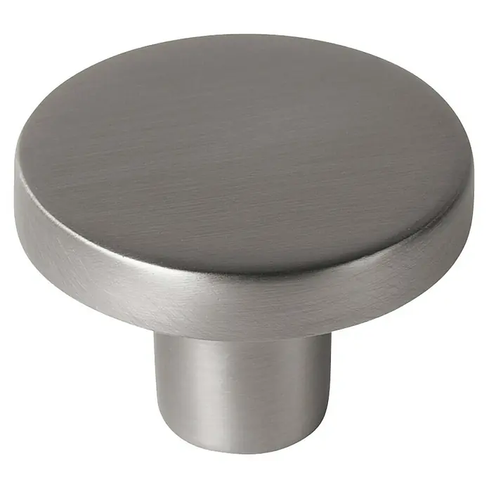 Nesu Pomo para muebles - Ø x Al: 30 x 20 mm, Inoxidable, Mate - Primer plano de un tirador redondo plateado para muebles con acabado cepillado y base cilíndrica. Detalle elegante para muebles.