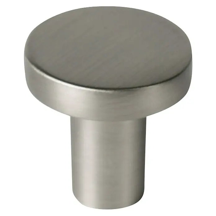 Nesu Pomo para muebles - Ø x Al: 22 x 20 mm, Inoxidable - Primer plano de un tirador de mueble redondo metálico con un acabado cepillado sobre un fondo negro.