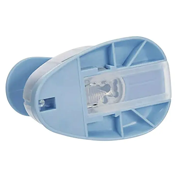 Artemio Juego de troqueles - Decoración, Bebé, 1,6 x 1 cm - Primer plano de un perforador de papel artesanal azul claro, perfecto para álbumes de recortes y proyectos de manualidades en papel.