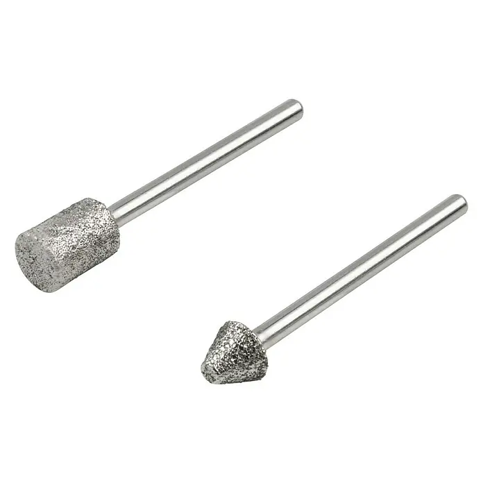 Wolfcraft Fresa de diamante - Diámetro: 3 mm - 8 mm, Diámetro vástago: 3 mm, 2 pzs. - Primer plano de dos brocas de diamante en forma de cono y cilindro sobre un fondo negro.