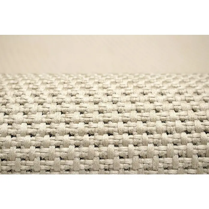 Outdoor-Teppich Bora - Beige, 170 x 120 cm, 100 % Polypropylen - Nahaufnahme des beigen Möbelstoffes mit deutlich sichtbarer Webstruktur, ideal für Polsterarbeiten und Textilprojekte.