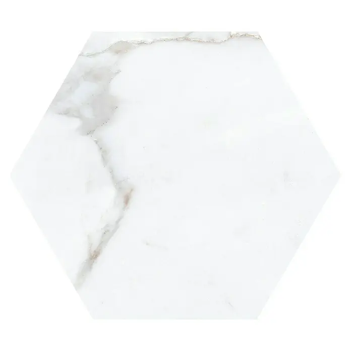Feinsteinzeugfliese Hexagon Apuan Bianco - 56 x 49 cm, Weiß, Matt - Sechseckige weiße Marmorfliese mit subtilen grauen Adern. Perfekt für elegante und moderne Innenräume, die ein Hauch von Luxus verleihen.