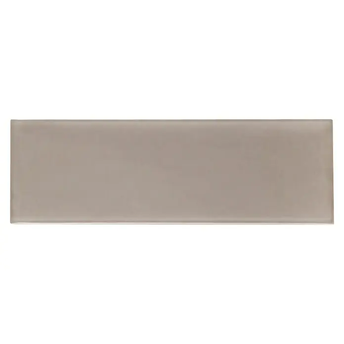 Modern Style Wandfliese Rustic Emotion - 9,8 x 29,8 cm, Grau, Glänzend - Dieses Bild zeigt eine einzelne, rechteckige, schimmernde graue Metrofliese, ideal für Küchenrückwände oder Badezimmerakzente.
