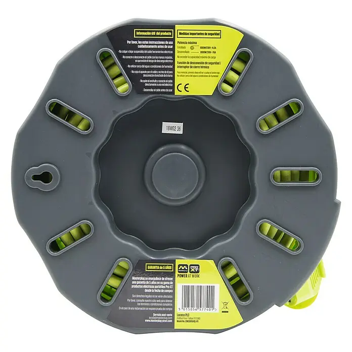 Luceco Enrollacables PRO-XT - Plástico, 8 m, H05VV-F - Vista trasera de un carrete de cable Masterplug Pro-XT, mostrando información de seguridad y detalles de garantía.