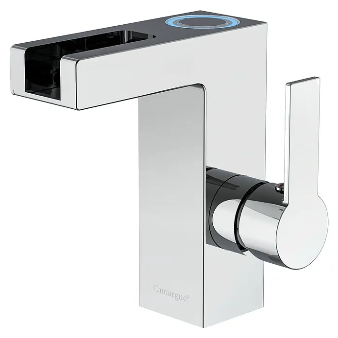 Camargue LED-Waschtischarmatur Ibiza - Chrom, Glänzend - Diese Nahaufnahme zeigt eine moderne Camargue Armatur mit Chromoberfläche, die das elegante Design hervorhebt.