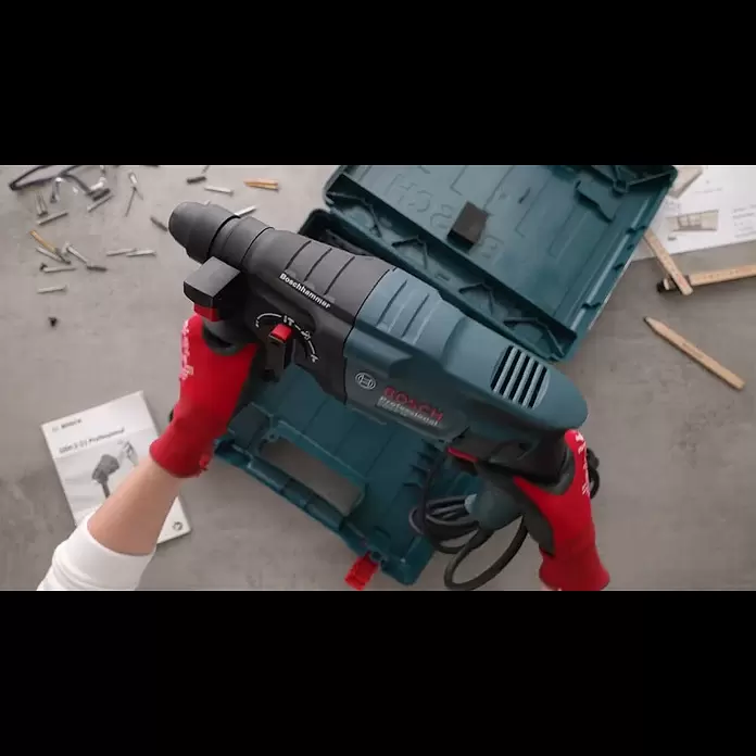 Bosch Professional Kombihammer GBH 2-21720 W, 2 J, SDS-Plus-Aufnahme, Inkl. 3 x SDS-Plus Bohrer und Koffer BAUHAUS Content Factory