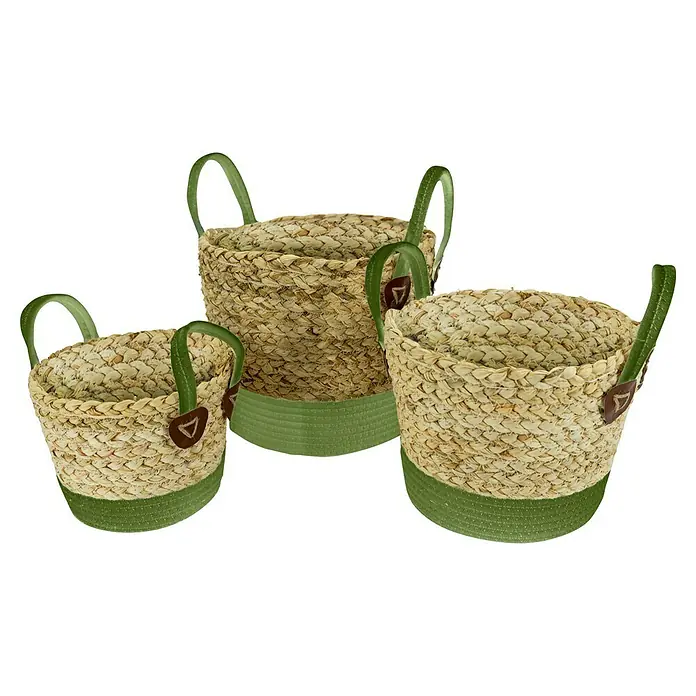 Korb Grasgeflecht - Natur/Grün, Ø x H: 21 x 15,5 cm - Drei verschiedene Größen von gewebten Körben mit grünen Griffen und Akzenten. Ideal für Organisation und Dekoration im ganzen Haus.
