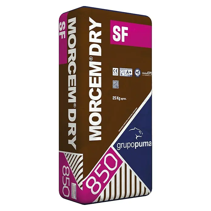 Grupo Puma Mortero preparado seco MORCEMDRY SF - 25 kg - Toma de un paquete de mortero de cemento Morcem Dry SF 850, presentado en un embalaje robusto con información clara del producto.