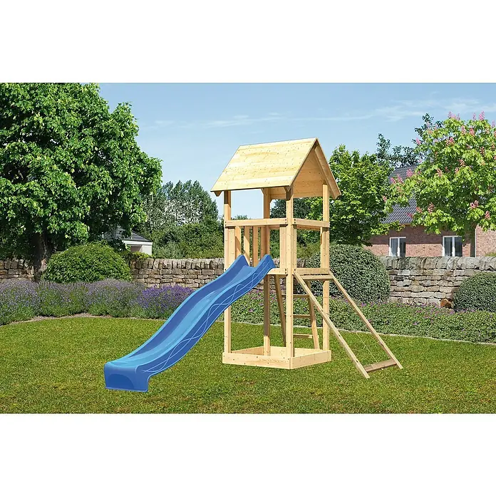 Karibu Kinderspielturm Lotti Set 15 - L x B x H: 107 x 107 x 291 cm, Natur/Blau - Ein zweistöckiges Spielhaus aus Holz mit blauer Rutsche und Leiter steht auf einer grünen Wiese im Garten.