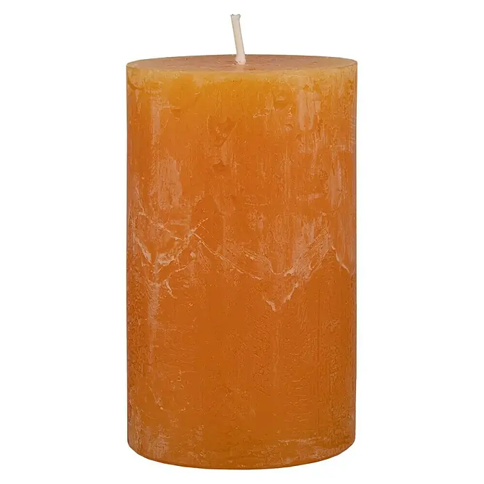 Stumpenkerze Rustic Safe - Ø x H: 7 cm x 11 mm, Safran - Nahaufnahme einer rustikalen, orangefarbenen Stumpenkerze mit einem weißen Docht.