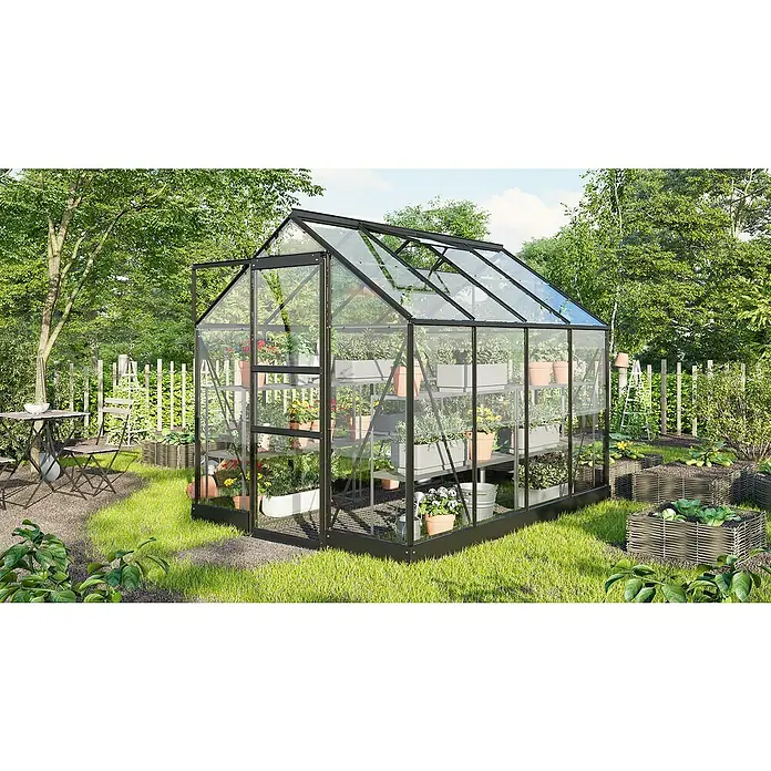 Vitavia Gewächshaus Eris 5000 - Außenmaß inkl. Dachüberstand (B x T): 195 x 261 cm, Material Seitenwand: Glas, 3 mm, Schwarz - Ein Gewächshaus mit Pflanzen. Das Gewächshaus ist aus Glas und Metall gefertigt und bietet Platz für viele Pflanzen. Es steht im Garten.