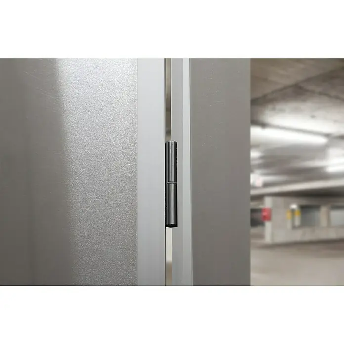 Pernio bisagra 3P - An x Al: 16 x 100 mm - Primer plano de una bisagra en una puerta, destacando la funcionalidad y el diseño del producto.