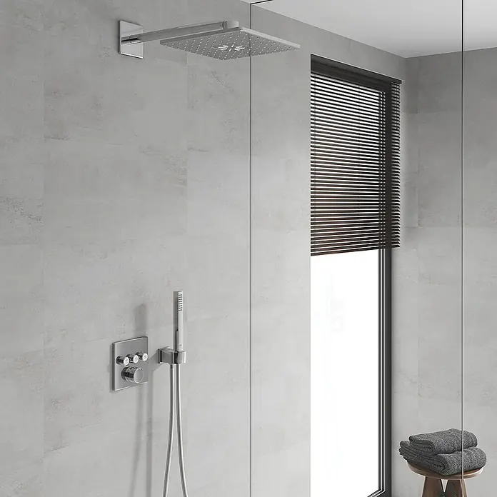 Grohe SmartControl Duschsystem - Anzahl Strahlarten: 3 Stk., Eckig, Chrom, Glänzend - Quadratische Regendusche mit Handbrause und Thermostatmischer, ideal für moderne Badezimmer. Das Set bietet ein luxuriöses Duscherlebnis.