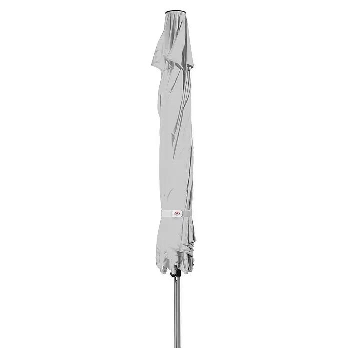 Doppler Alu Expert Marktschirm rund - Grau, Durchmesser Bespannung: 400 cm - Geschlossener hellgrauer Sonnenschirm mit silbernem Mast und weißem Logo-Band, aufrecht stehend.
