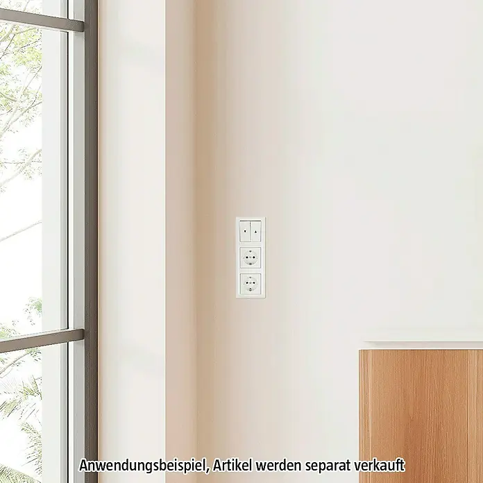 Gira Standard 55 Abdeckrahmen 021303 - Reinweiß glänzend, 3-fach, Kunststoff, Vertikal - Ein eingebauter, senkrechter Schalter und zwei Steckdosen im modernen Design, die sich nahtlos in die Wand integrieren.