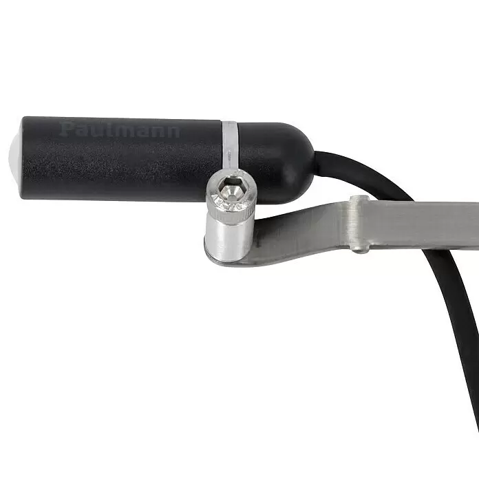 Paulmann Plug & Shine LED-Gartenspot Plantini - 2 W, Erdspieß, Höhe: 22,3 cm, 24 V - Schwarzes zylindrisches Paulmann-Gerät an silberner Metallhalterung mit Innensechskantschraube und schwarzem Kabel.
