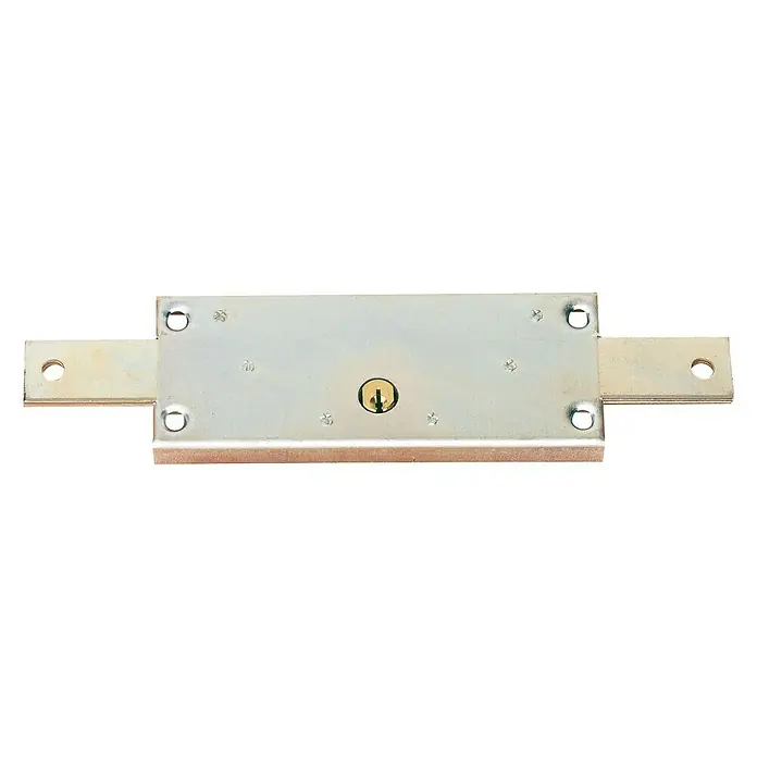 Lince Cerradura para persianas 5511 - Acero - Imagen detallada de una cerradura de embutir. La cerradura de color plateado con apertura para llave y cerrojo deslizante se ve sobre un fondo negro.