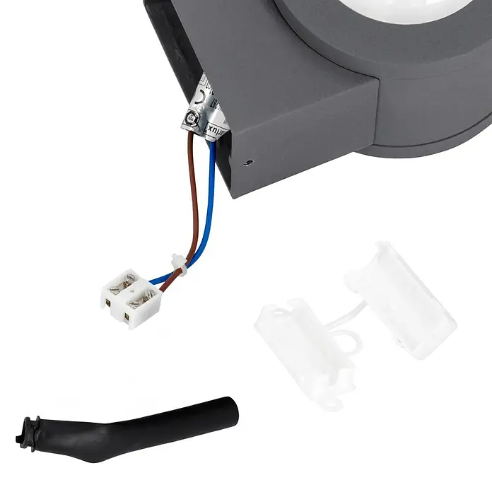 Starlux LED-Außenwandleuchte Fano - 10 W, 12 x 9 x 10,5 cm, Anthrazit, IP54 - Nahaufnahme von elektrischen Installationskomponenten, darunter Lüsterklemmen, Kabelverschraubungen und Drahtverbinder.